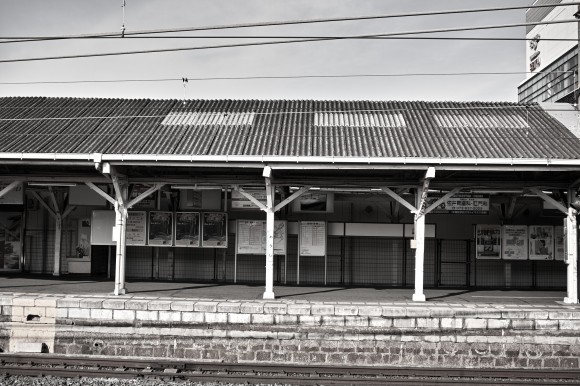 奈良・王寺の駅は良い具合に古くてかっこいい、と思ういおりん。